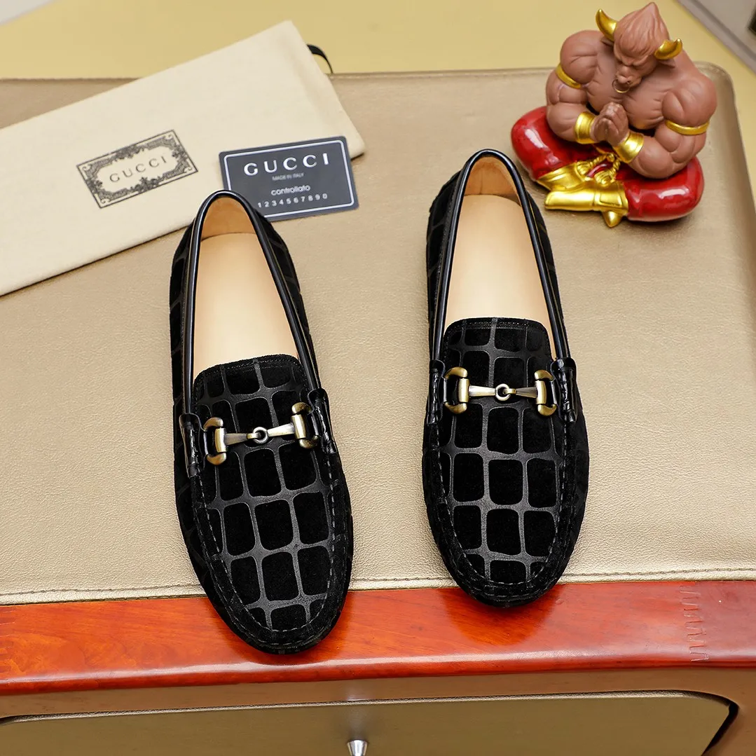 Men's shoes💰360💰🕷🕷️【 GUCCI 】Gucci's best-selling trendy men's casual slip-on shoes🇨🇳Official website original 1:1 mold opening💯Original quality, fine workmanship☘Fashionable and versatile, perfect last shape, comfortable on the feet🍓Trendy men's recommended model, imported cowhide on the top layer🎋High-quality pigskin lining, rubber wear-resistant and non-slip outsole, high-end atmosphere, worth owning🍉Optional 38-45